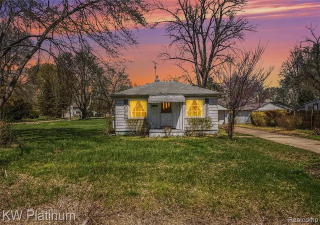 Homes for sale in Harrison Township, MI | 27135 Ballard St, Harrison Township, MI 48045 | MLS# 60984344