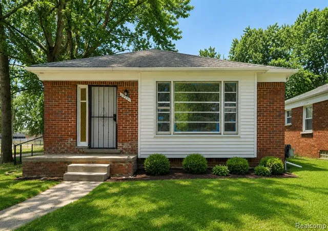 1st image of 20201 Grandville Ave, Detroit, MI 48219 1411 | MLS# 60998270