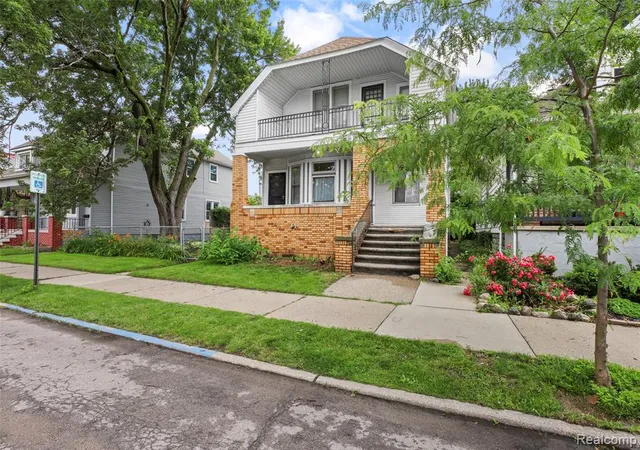 Homes for sale in Hamtramck, MI | 11344 Lumpkin St, Hamtramck, MI 48212 | MLS# 61005041