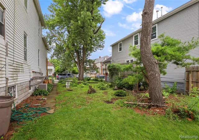 Homes for sale in Hamtramck, MI | 11344 Lumpkin St, Hamtramck, MI 48212 | MLS# 61005041