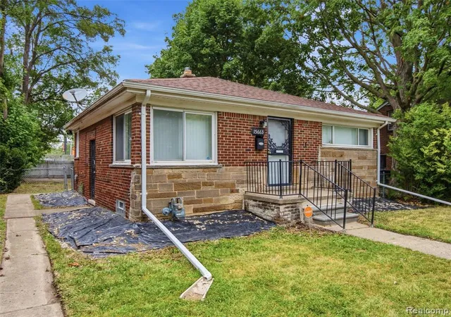 1st image of 15663 Carlisle St, Detroit, MI 48205 | MLS# 61016200