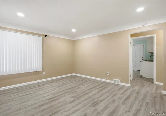 2nd image of 15663 Carlisle St, Detroit, MI 48205 | MLS# 61016200