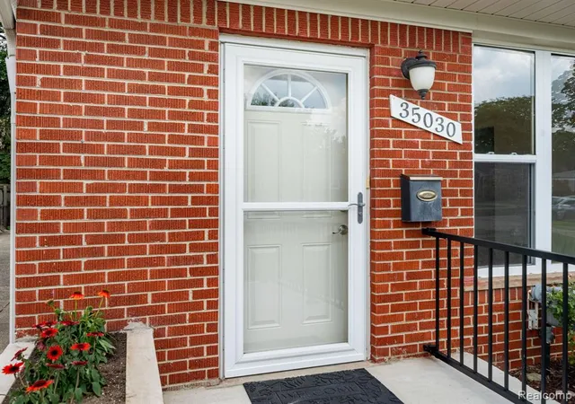 Photo 3 of Sale Pending at 35030 S Elmira St, Livonia, MI 48150 | MLS# 61009627 | Listing updated on 2026-07-28