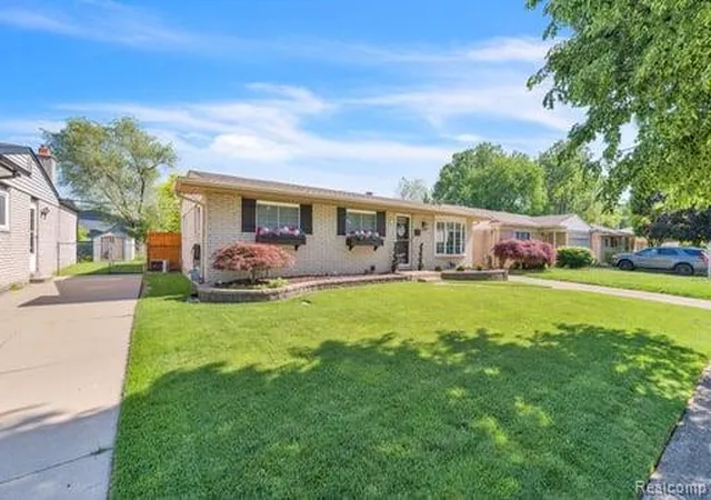 Homes for sale in Canton, MI | 39770 Hillary Dr, Canton, MI 48187 | MLS# 60998584