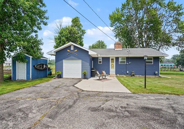 Photo 2 of Single family home for sale at 2327 Bay Ridge Dr, Au Gres, MI 48703 | MLS# 50216239 | Listing updated on 2026-08-12