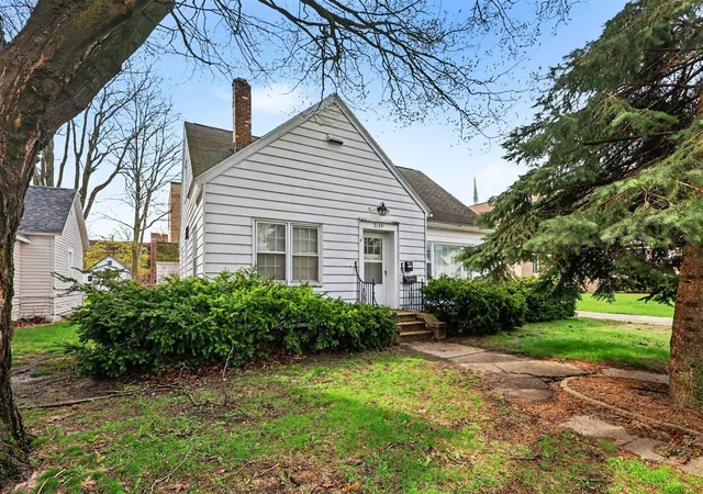 Homes for sale in Muskegon, MI | 2129 Miner Ave, Muskegon, MI 49441 | MLS# 70526270