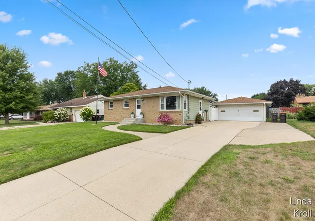Photo 2 of Single family home for sale at 3861 Omaha St, Grandville, MI 49418 | MLS# 70550874 | Listing updated on 2026-08-07