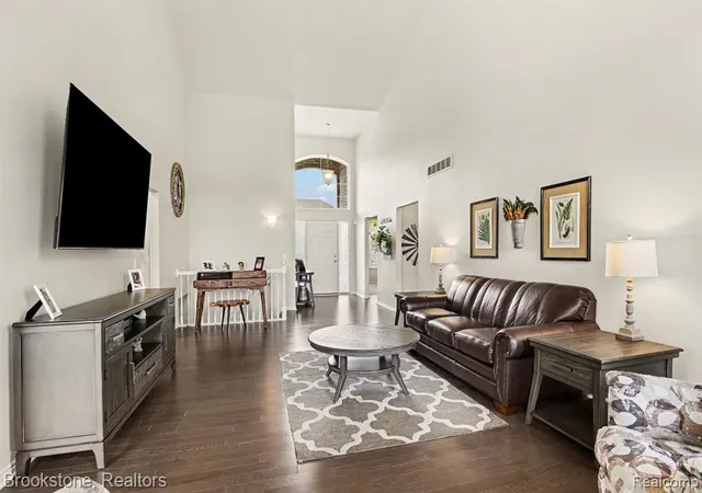 Listing Photo 4 - Condo for sale in building located at 30499 Berghway Trl, Warren, MI 48092