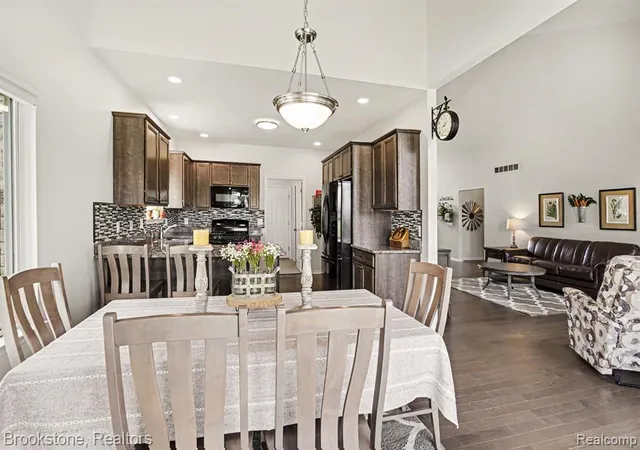 Listing Photo 5 - Condo for sale in building located at 30499 Berghway Trl, Warren, MI 48092