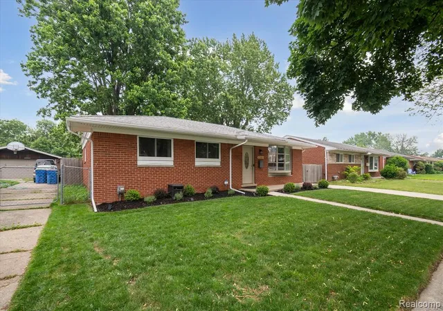 Photo 2 of Sale Pending at 27260 Norma Dr, Warren, MI 48093 | MLS# 60402125 | Listing updated on 2025-10-03