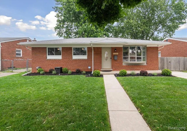 Photo 3 of Sale Pending at 27260 Norma Dr, Warren, MI 48093 | MLS# 60402125 | Listing updated on 2025-10-03