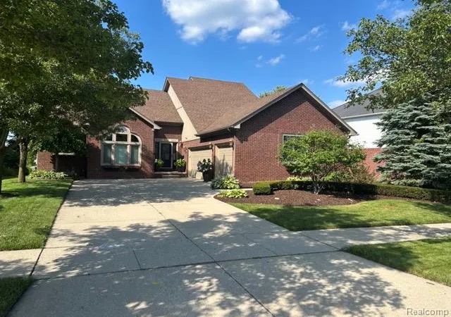 Photo 3 of Single family home for sale at 18987 Pine Ln, Macomb, MI 48042 | MLS# 61015359 | Listing updated on 2026-09-03