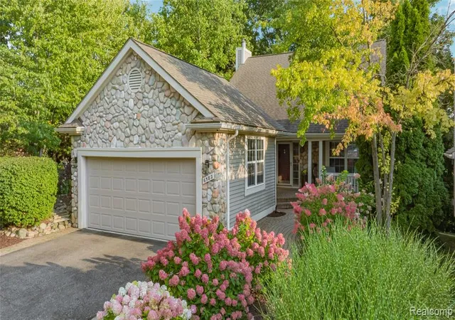 Photo 2 of Sale Pending at 6582 Forest Ridge Ct, Clarkston, MI 48346 3480 | MLS# 61025813 | Listing updated on 2026-09-07