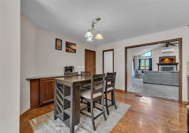 Photo 5 of Single family home for sale at 2752 Red Arrow Dr, Commerce Township, MI 48382 | MLS# 61005639 | Listing updated on 2026-08-29