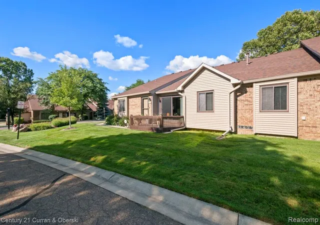 2nd image of 7981 Lawrence, West Bloomfield, MI 48322 | MLS# 61022238
