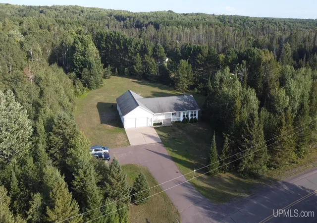 Photo 3 of Single family home for sale at 58858 Traprock Valley Rd, Calumet, MI 49913 | MLS# 50219323 | Listing updated on 2026-09-03