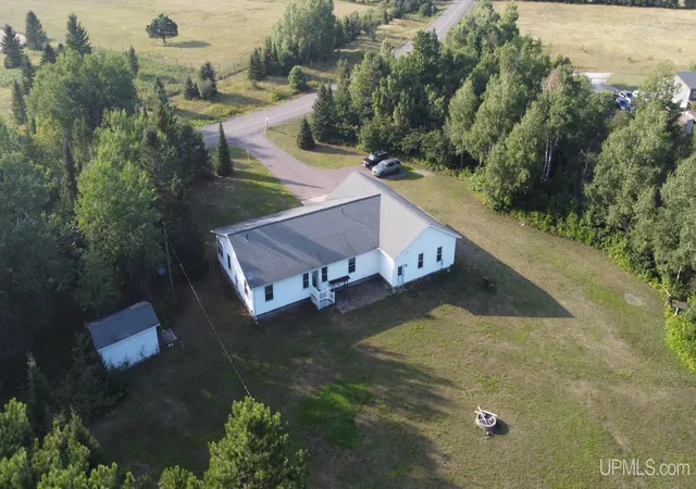 Photo 3 of Single family home for sale at 58858 Traprock Valley Rd, Calumet, MI 49913 | MLS# 50219323 | Listing updated on 2026-09-03