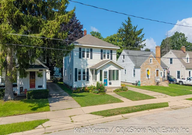3rd image of 1807 Martindale Ave, Wyoming, MI 49509 | MLS# 70553891