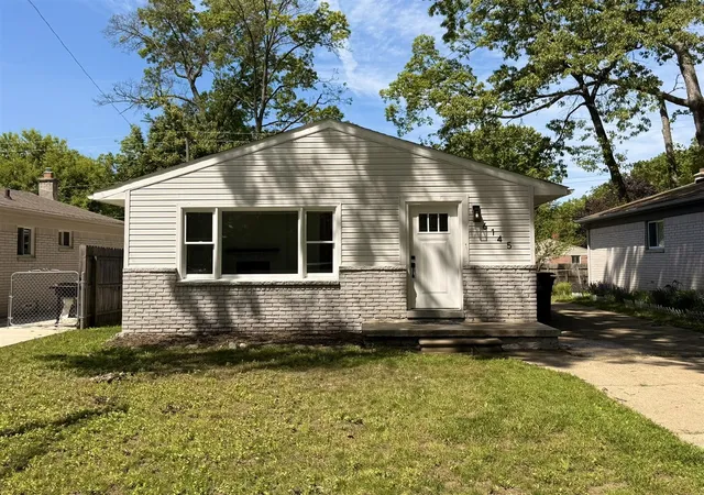 Homes for sale in Westland, MI | 6145 N Dowling Ave, Westland, MI 48185 | MLS# 70534836