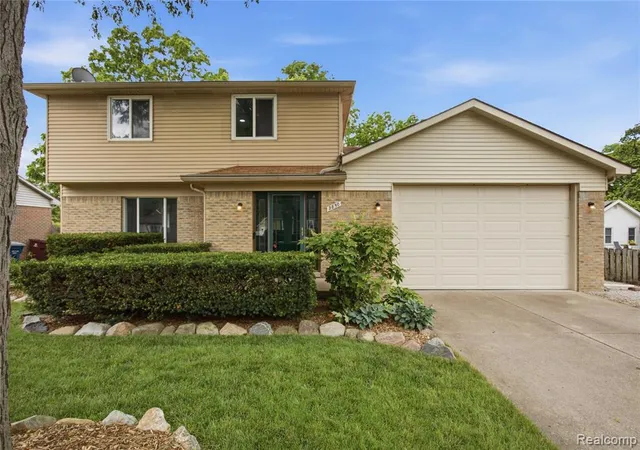 Homes for sale in Ann Arbor, MI | 2850 Elmwood Ave, Ann Arbor, MI 48104 | MLS# 61003490