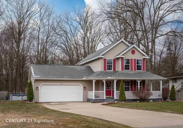 Photo 1 of Sale Pending at 116 S Westlawn Dr, Midland, MI 48640 | MLS# 50169666 | Listing updated on 2025-06-03
