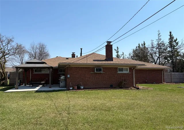 Photo 2 of Sale Pending at 29517 Eastfield St, Farmington Hills, MI 48334 | MLS# 60981888 | Listing updated on 2026-07-07