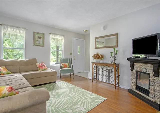 3rd image of 18501 148Th Ave, Spring Lake, MI 49456 | MLS# 70518623