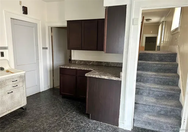 5th image of 201 Moss St, Highland Park, MI 48203 2679 | MLS# 60971026