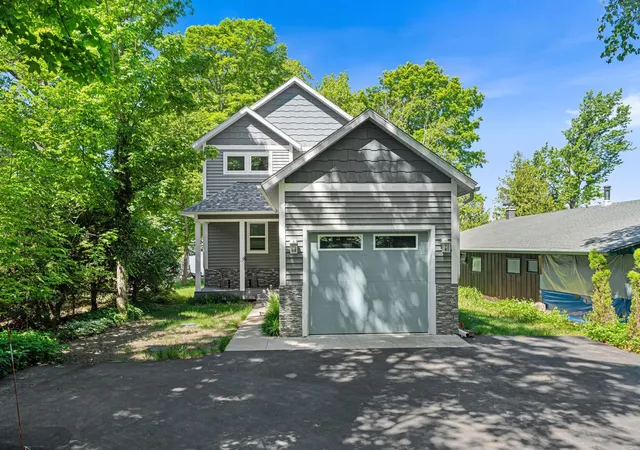 2nd image of 8440 S Lakeview Rd, Traverse City, MI 49684 | MLS# 80069249