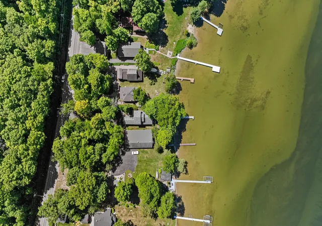 5th image of 8440 S Lakeview Rd, Traverse City, MI 49684 | MLS# 80069249