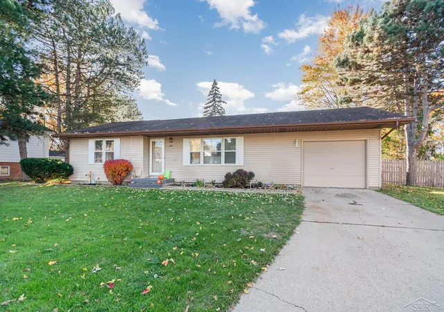 Photo 1 of Sale Pending at 2621 Whitemore Pl, Saginaw, MI 48602 | MLS# 50193436 | Listing updated on 2025-11-28