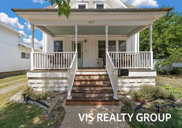 Homes for sale in Grand Haven, MI | 627 Fulton Ave, Grand Haven, MI 49417 | MLS# 70543468