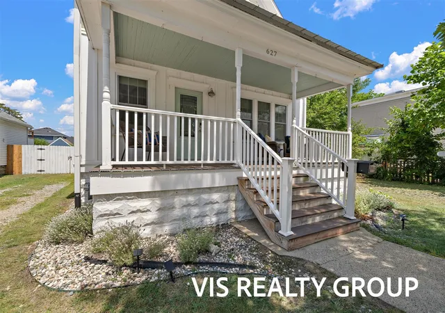 Homes for sale in Grand Haven, MI | 627 Fulton Ave, Grand Haven, MI 49417 | MLS# 70543468