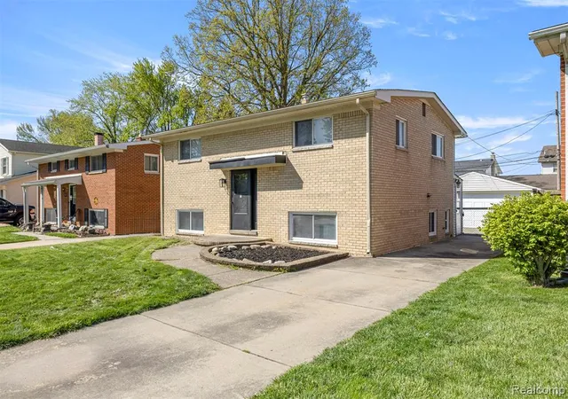 Homes for sale in Gibraltar, MI | 30022 White St, Gibraltar, MI 48173 | MLS# 60990225