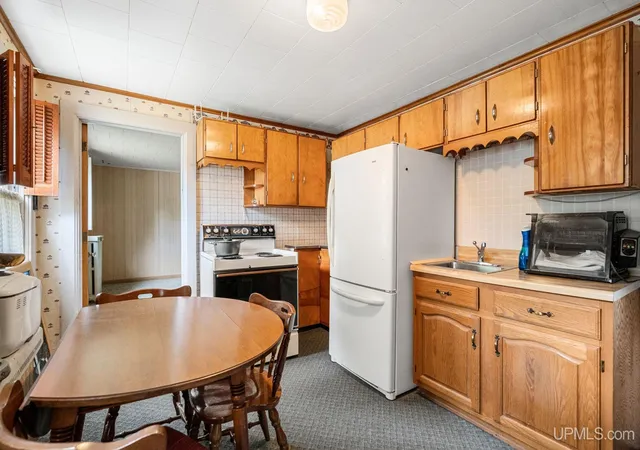 Listing Photo 5 - Condo for sale in building located at 326 W Barnum St, Ishpeming, MI 49849