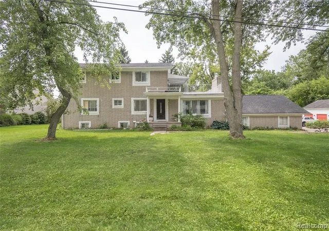 1st image of 30853 Rockdale Ave, Farmington, MI 48336 | MLS# 60924240