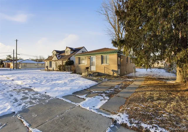 Photo 2 of Sale Pending at 14731 Stephens Dr, Eastpointe, MI 48021 3520 | MLS# 60978174 | Listing updated on 2026-09-14