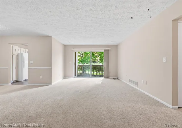 Homes for sale in Farmington Hills, MI | 27920 Berrywood Ln #33, Farmington Hills, MI 48334 | MLS# 60991198