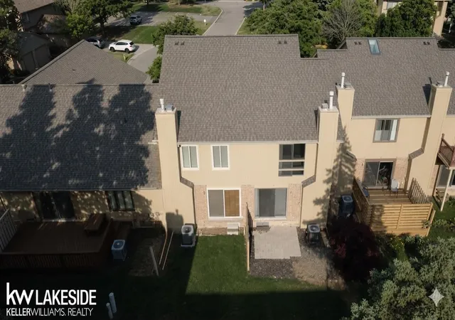 3rd image of 616 Byron Ct #39 Rd, Rochester Hills, MI 48307 | MLS# 50207654