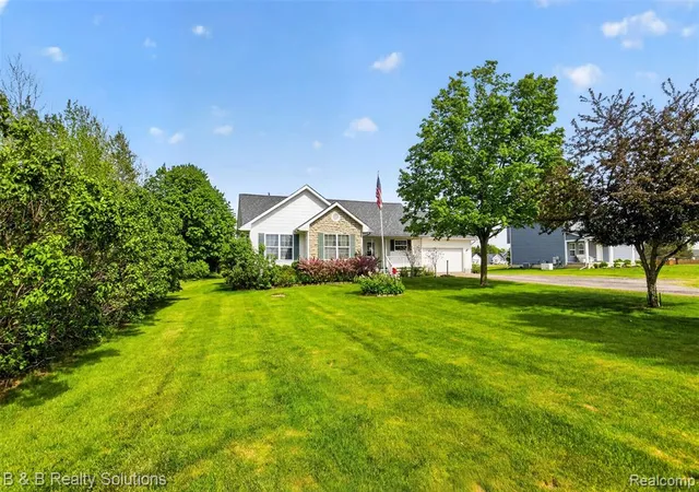 Homes for sale in North Branch, MI | 6100 Fish Lake Rd, North Branch, MI 48461 | MLS# 60996620