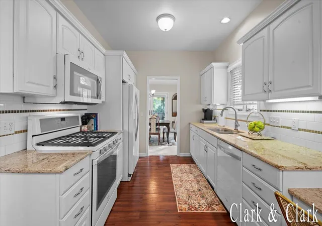 Photo 3 of Sale Pending at 1950 Hidden Oak Ct, Grand Rapids, MI 49546 | MLS# 70491494 | Listing updated on 2025-09-11