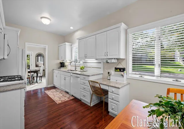 Listing Photo 4 - Condo for sale in building located at 1950 Hidden Oak Ct, Grand Rapids, MI 49546