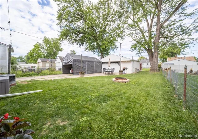 Homes for sale in Southgate, MI | 13458 Poplar St, Southgate, MI 48195 | MLS# 61004491