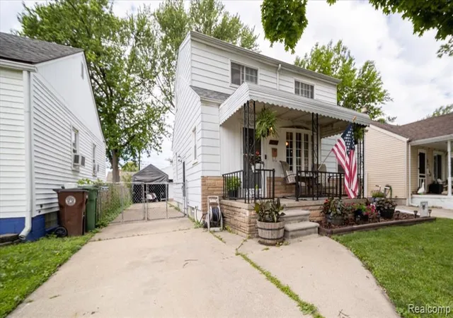 Homes for sale in Southgate, MI | 13458 Poplar St, Southgate, MI 48195 | MLS# 61004491