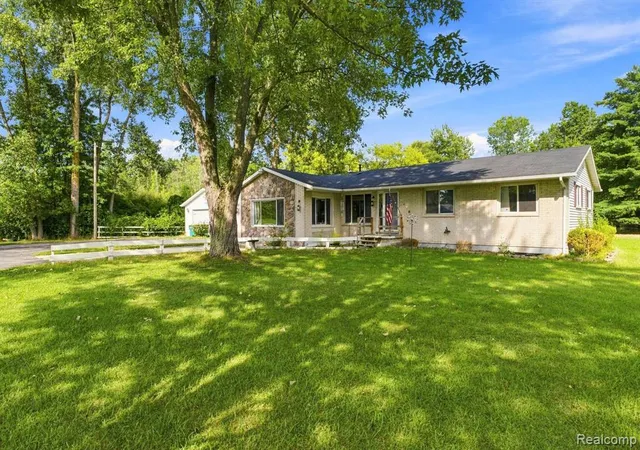 Photo 3 of Single family home for sale at 1288 40th St, Port Huron, MI 48060 4650 | MLS# 61025520 | Listing updated on 2026-09-10