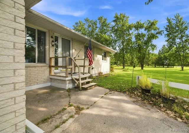 Photo 3 of Single family home for sale at 1288 40Th St, Port Huron, MI 48060 4650 | MLS# 61025520 | Listing updated on 2026-09-10