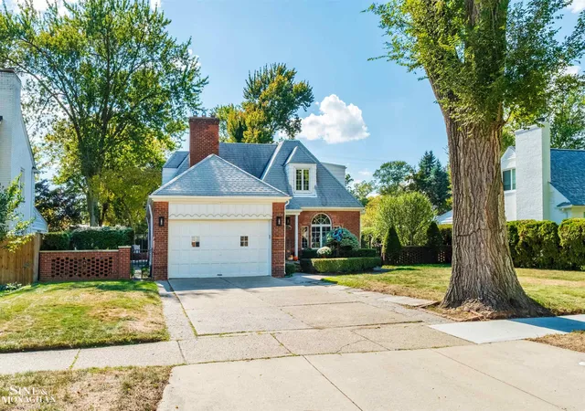 Homes for sale in Grosse Pointe Farms, MI | 153 Ridgemont Rd, Grosse Pointe Farms, MI 48236 | MLS# 50190762