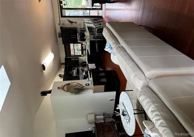 5th image of 3877 Westlyn Dr, Lake Orion, MI 48359 | MLS# 61021618