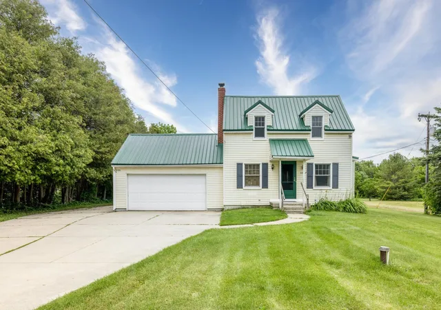 Homes for sale in Lexington, MI | 5957 Lakeshore Rd, Lexington, MI 48450 | MLS# 50212608