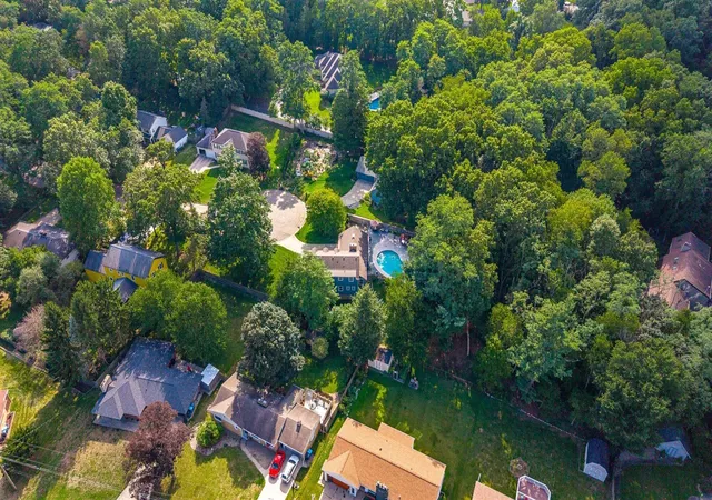 Photo 3 of Sale Pending at 4401 Glenrose Ter, Kalamazoo, MI 49008 | MLS# 70553884 | Listing updated on 2026-09-04